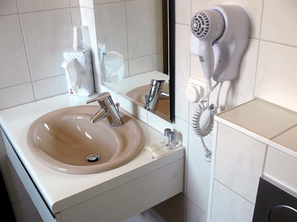 Hotel-Restaurant Zur Kanne Schifferstadt Luaran gambar